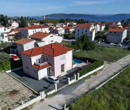 Villa Giulietta Kastela