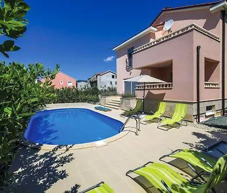 Giulietta Villa Kastela