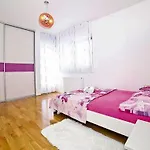 Giulietta Vila Kastela