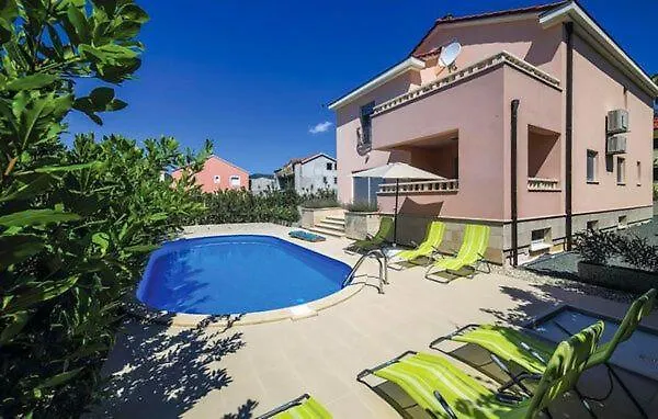 Giulietta Villa Kaštela